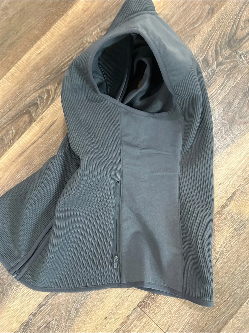 Fabletics men’s gray vest feel good performance, large zip pockets